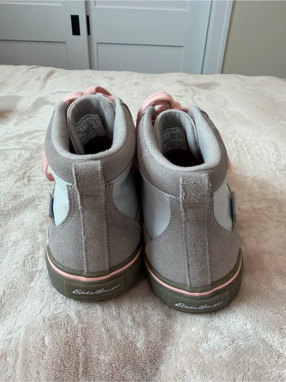 Eddie Bauer Gray Suede Lace-Up High-Top Boots with Pink Laces - Picture 4 of 6